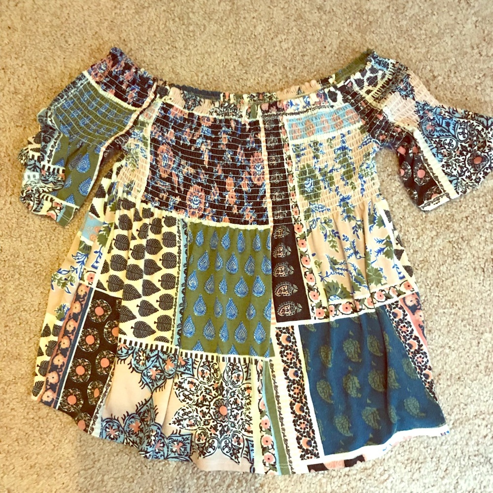 Crop Top. Size L